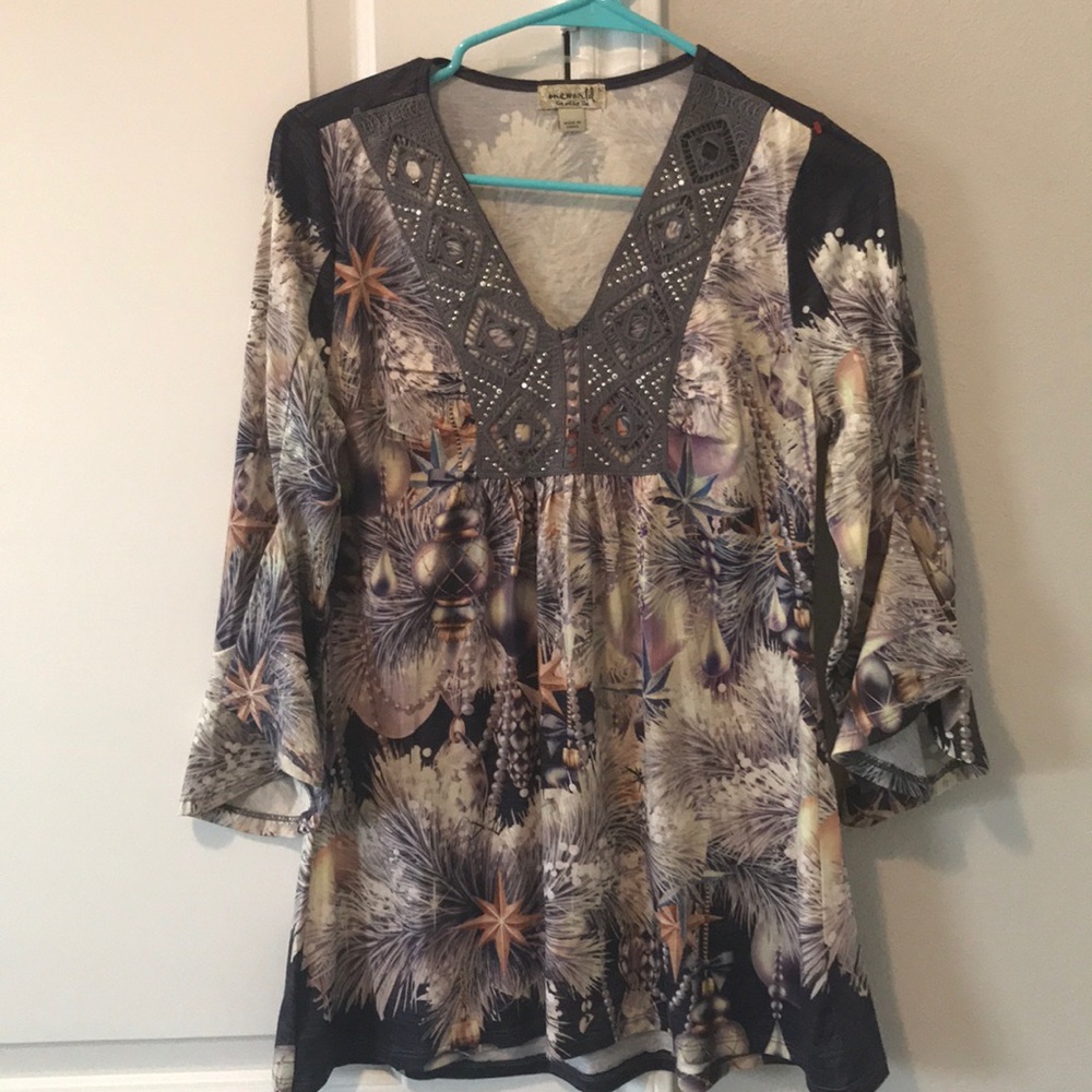 One World 3/4 sleeve Christmas shirt